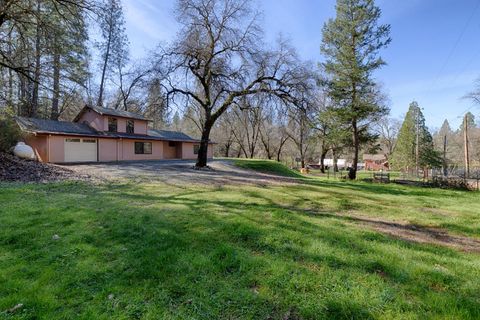 881 Livingston Road Meadow Vista CA 95722