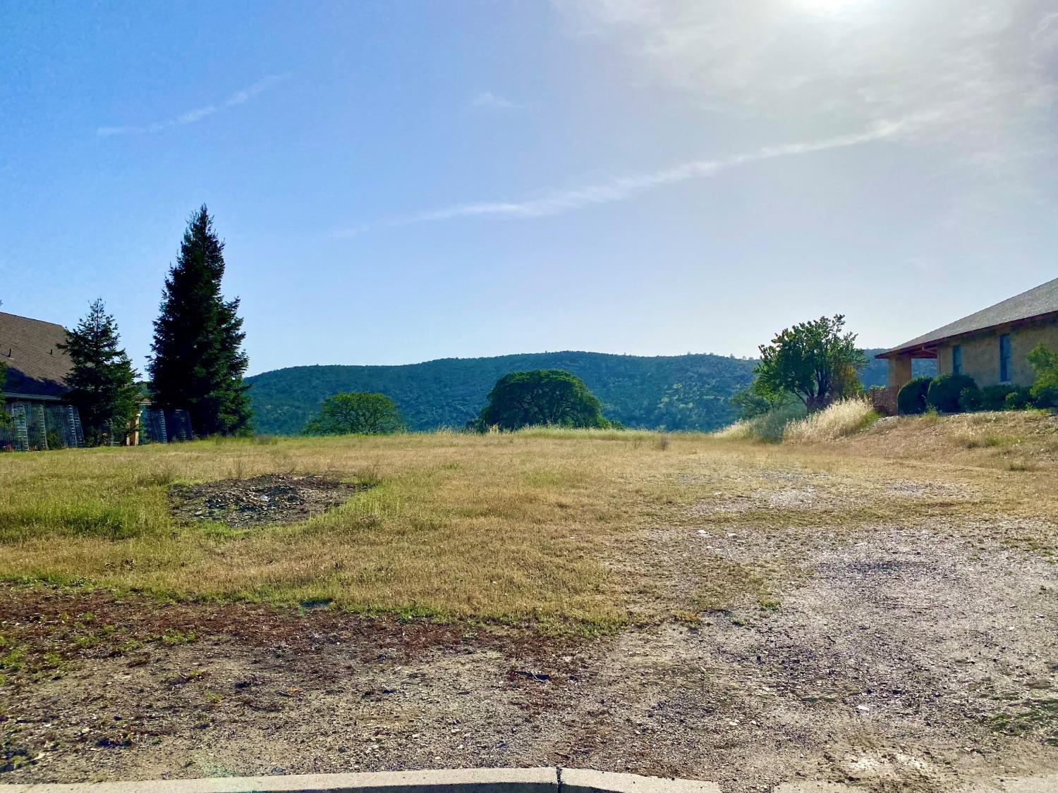 2062 Oak Creek Drive