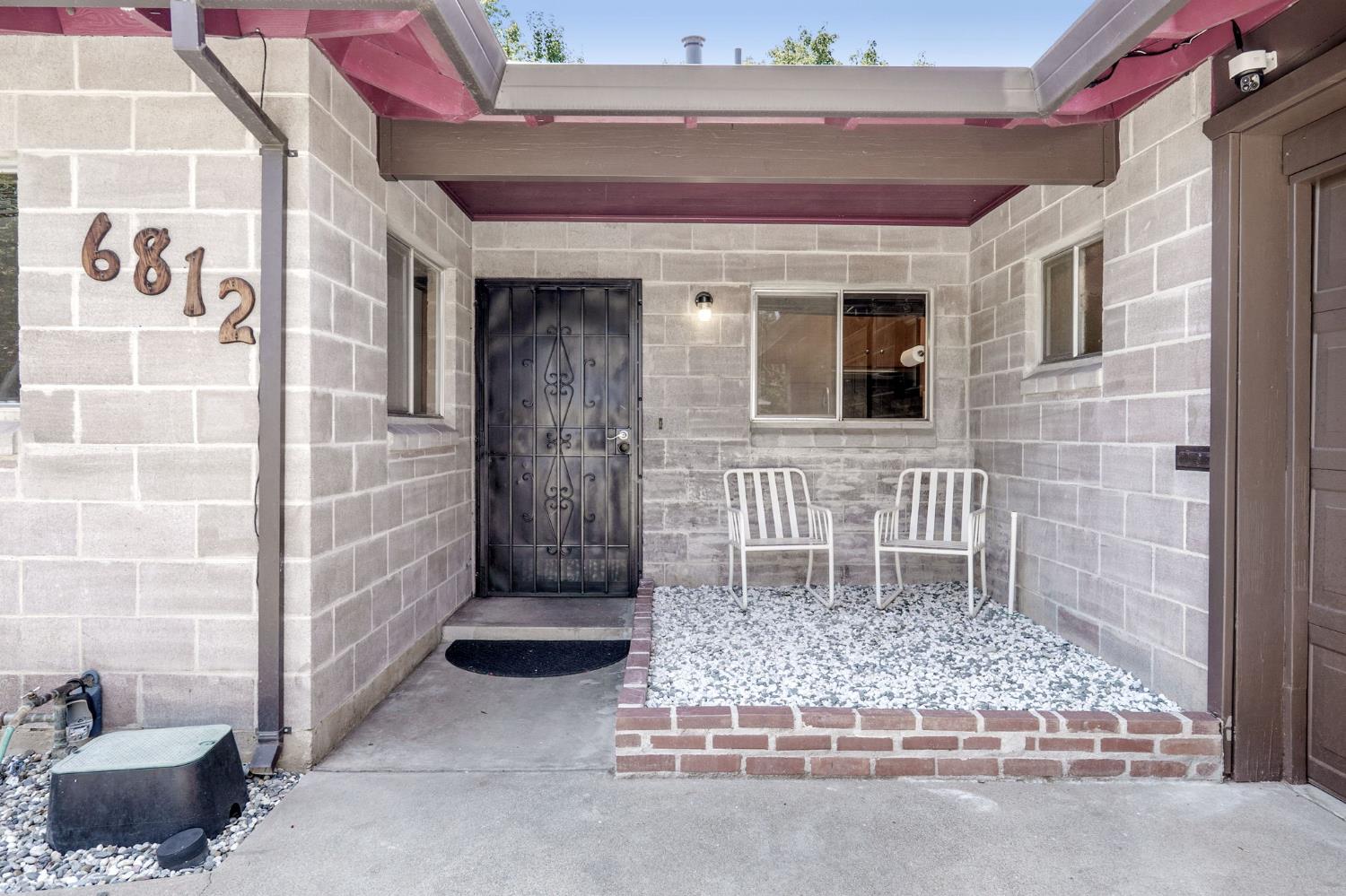 6812 Bender Court