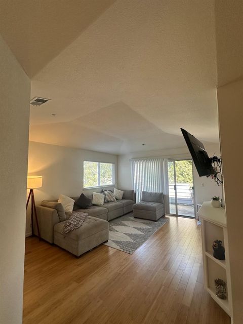 233 Anderly Court Unit 24, Hayward, CA 94541 - MLS#: 225044872