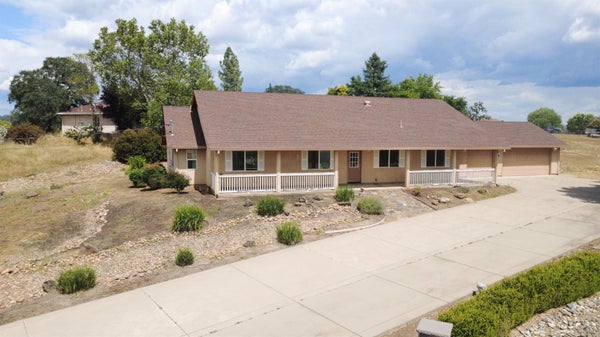 3360 FLINT TRL, IONE, CA 95640 - Image ea81ede4eaa1aadc439459c21f80287c/3037860088