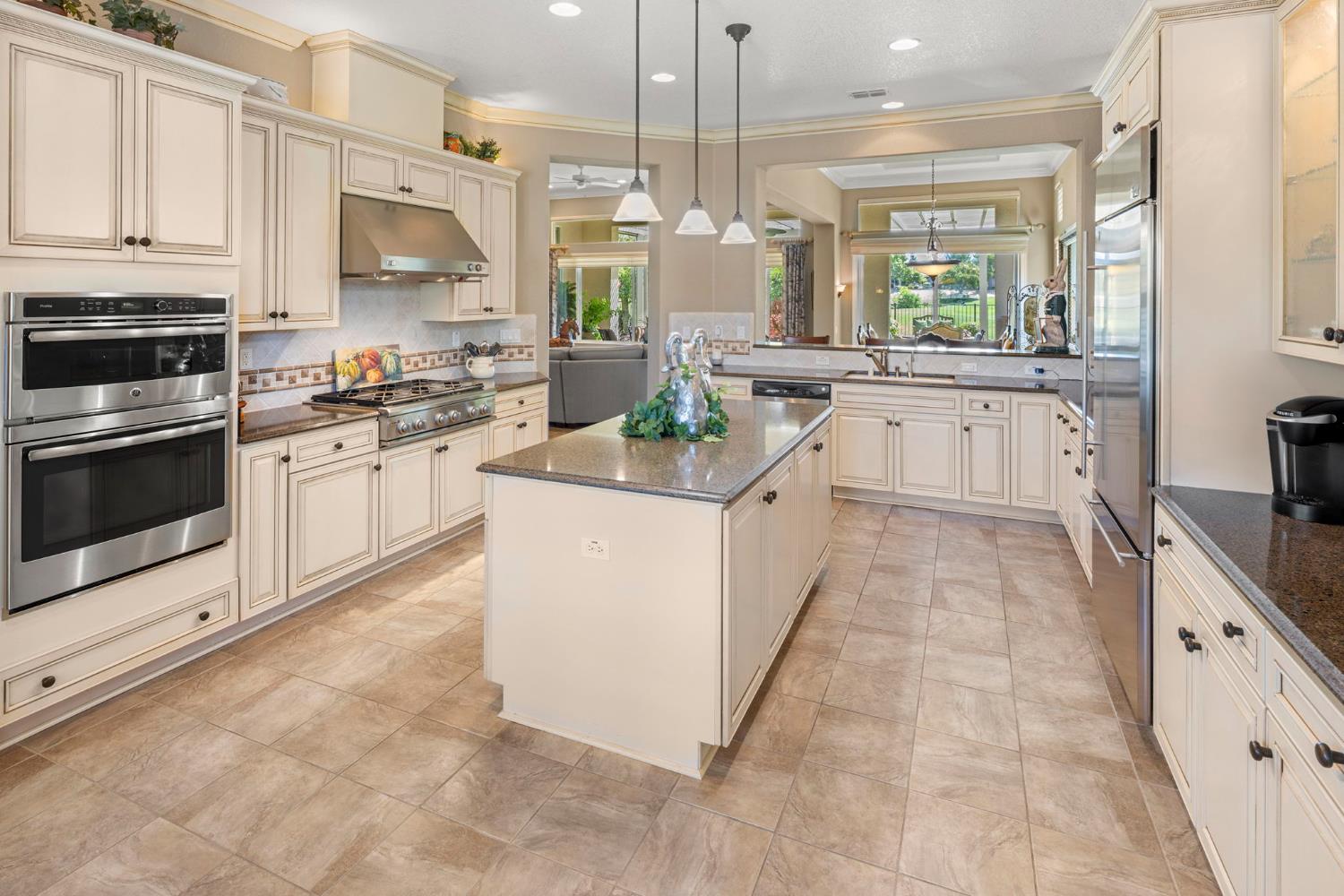 2113 Sutter View Lane