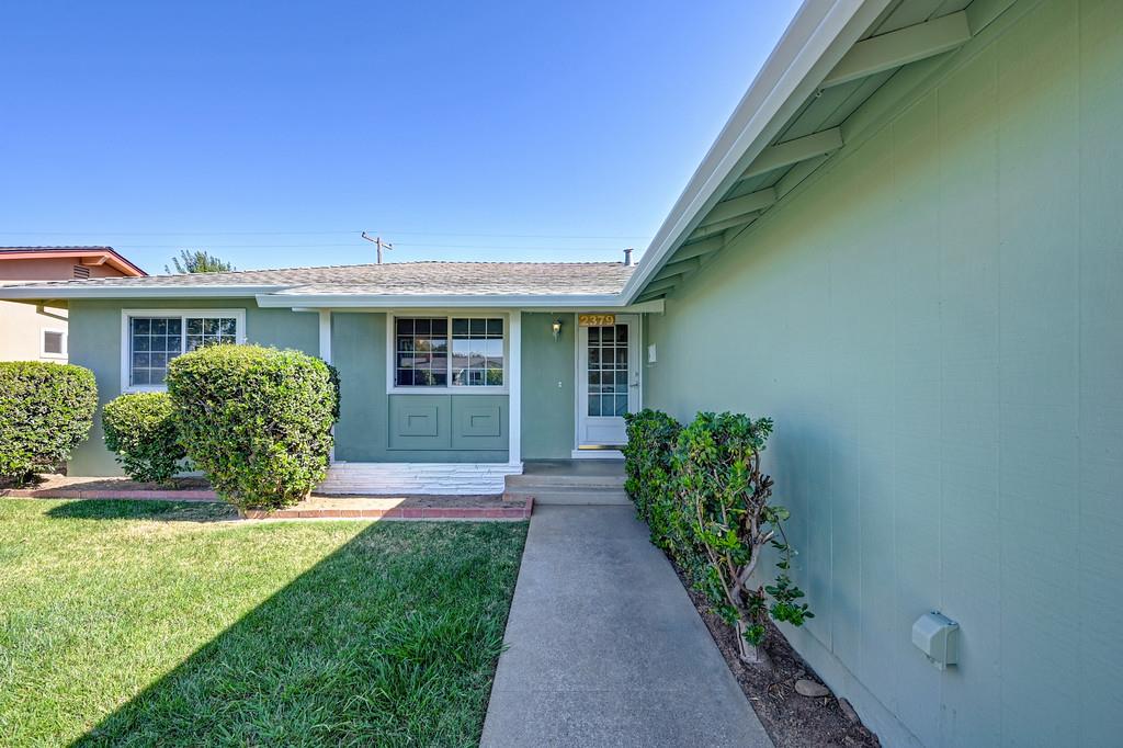 2379 McGregor