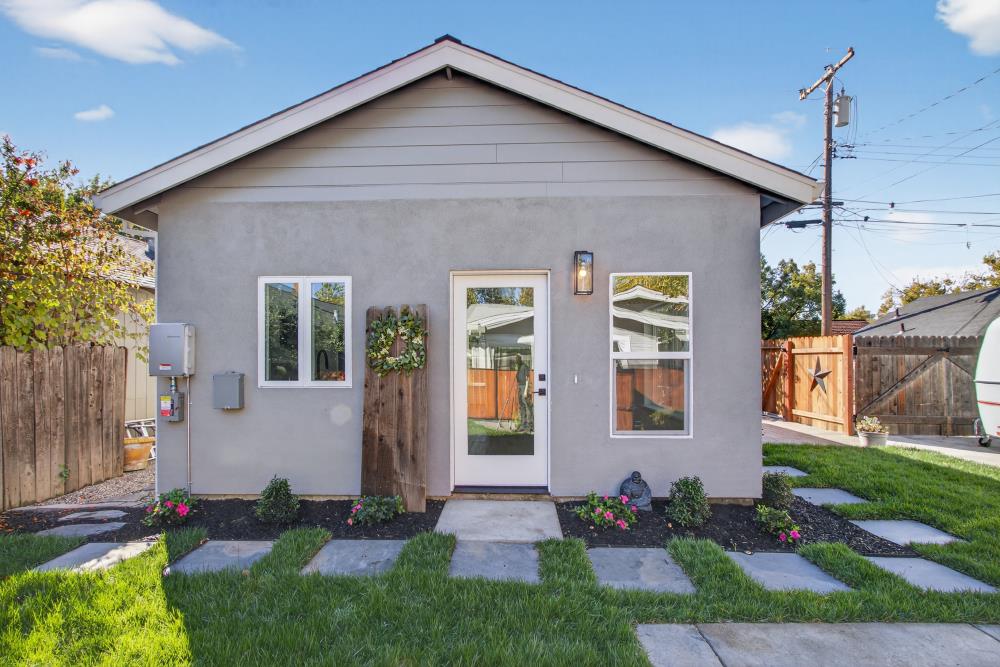 329 Pleasant Street