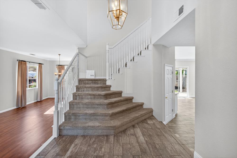 1361 Palmerston Loop