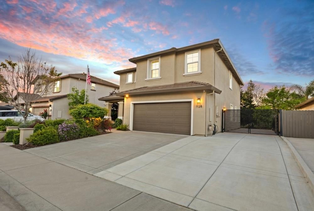 1128 Amington Drive