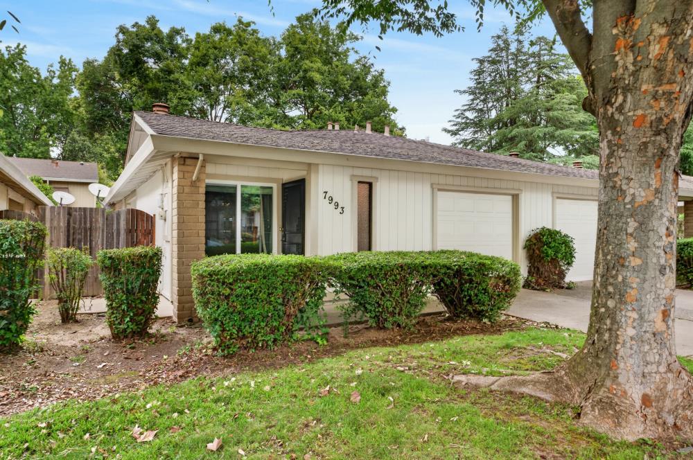 7993 La Riviera Drive