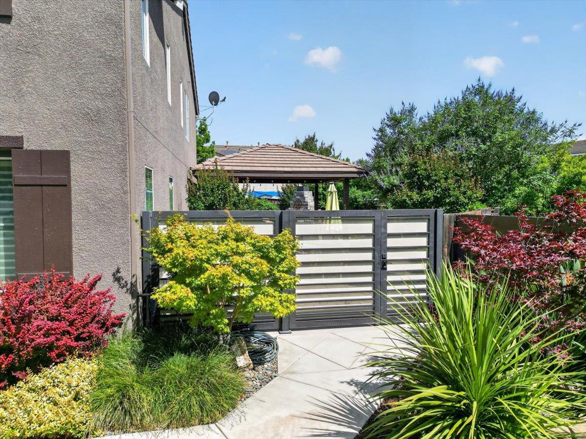 2700 Espana Lane