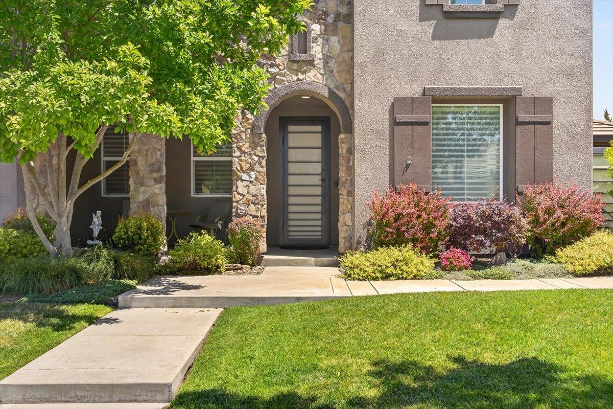 2700 Espana Lane