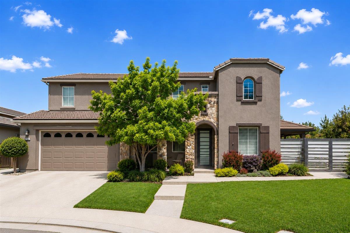 2700 Espana Lane