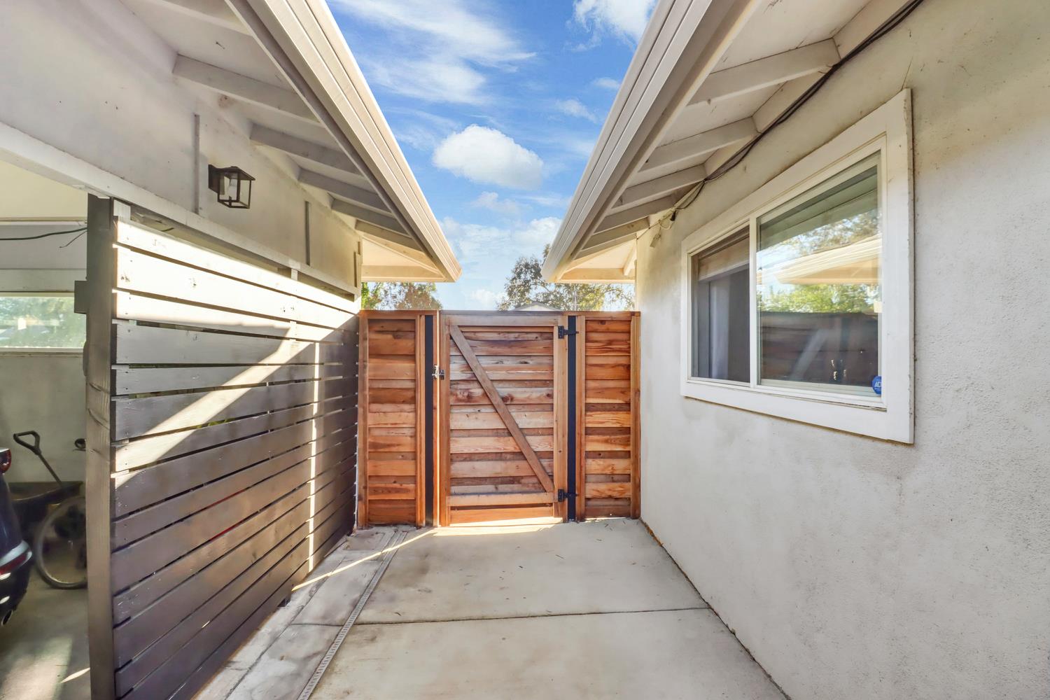 9147 La Riviera Drive