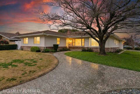 215 Toyon Drive Woodland CA 95695