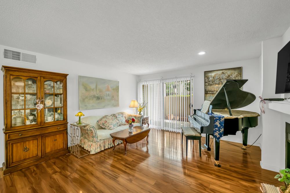 2280 Hurley Way 19