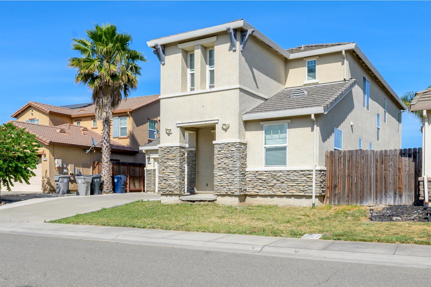 5712 Lolet way