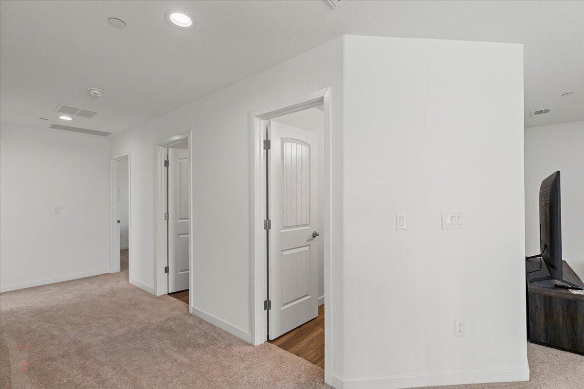 Los Banos, California 93635, United States, 4 Bedrooms Bedrooms, ,3 BathroomsBathrooms,Residential,Pending,107257