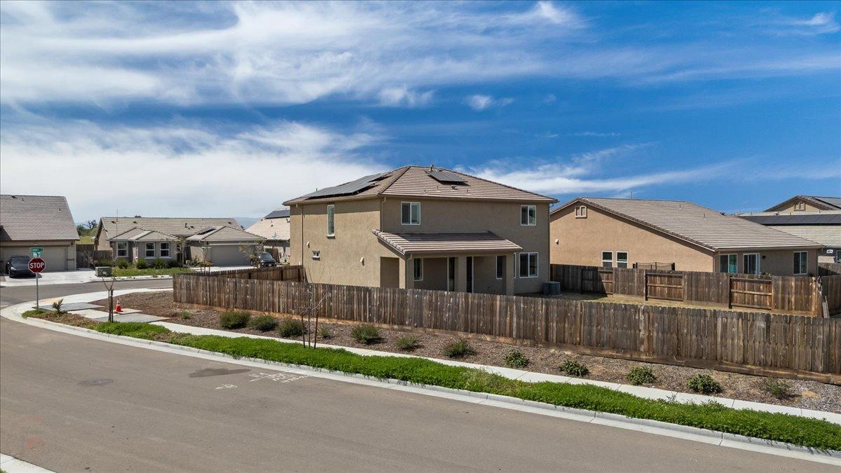 Los Banos, California 93635, United States, 4 Bedrooms Bedrooms, ,3 BathroomsBathrooms,Residential,Pending,107257