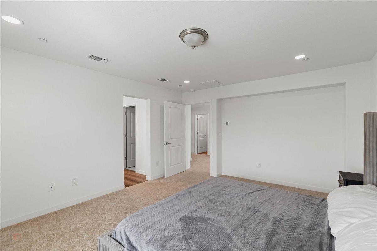 Los Banos, California 93635, United States, 4 Bedrooms Bedrooms, ,3 BathroomsBathrooms,Residential,Pending,107257