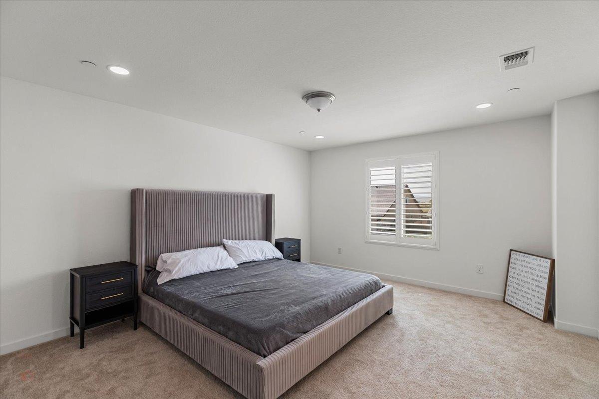 Los Banos, California 93635, United States, 4 Bedrooms Bedrooms, ,3 BathroomsBathrooms,Residential,Pending,107257