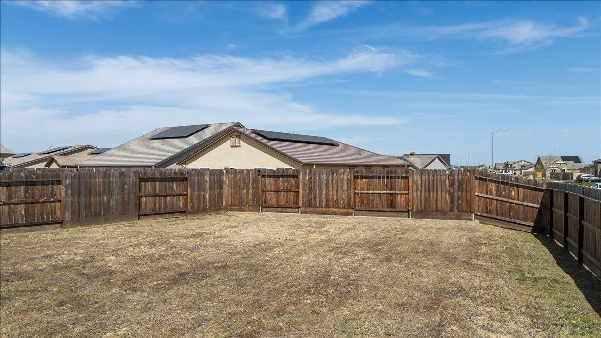 Los Banos, California 93635, United States, 4 Bedrooms Bedrooms, ,3 BathroomsBathrooms,Residential,Pending,107257