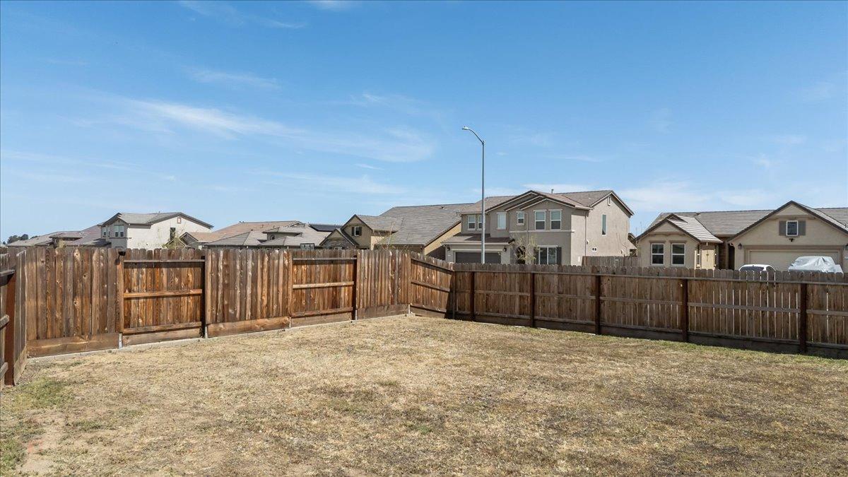 Los Banos, California 93635, United States, 4 Bedrooms Bedrooms, ,3 BathroomsBathrooms,Residential,Pending,107257