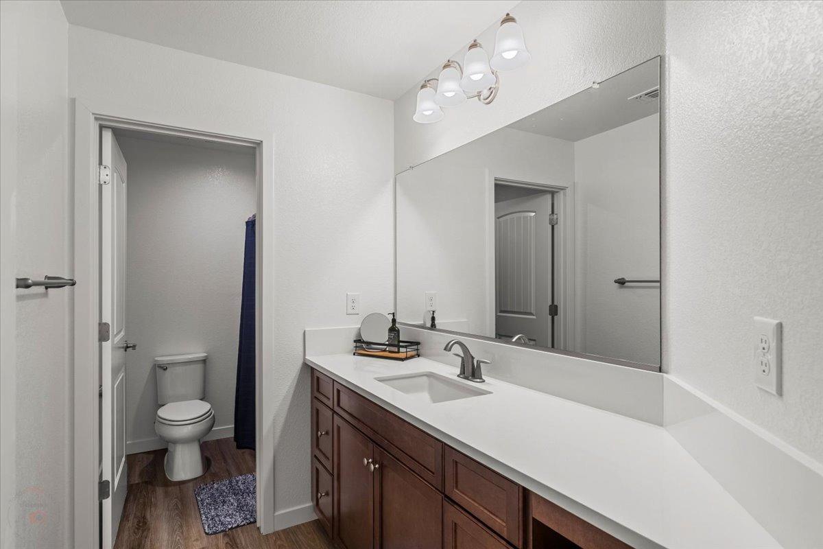 Los Banos, California 93635, United States, 4 Bedrooms Bedrooms, ,3 BathroomsBathrooms,Residential,Pending,107257