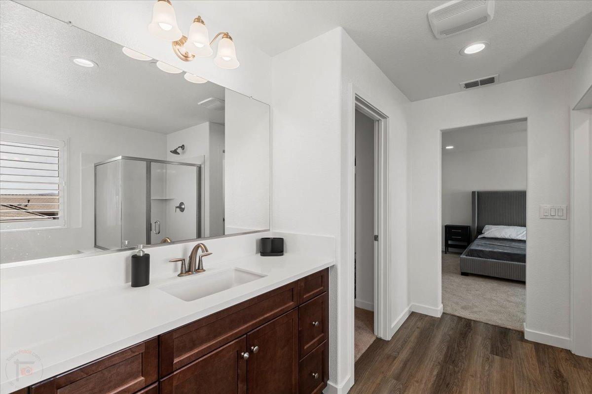 Los Banos, California 93635, United States, 4 Bedrooms Bedrooms, ,3 BathroomsBathrooms,Residential,Pending,107257