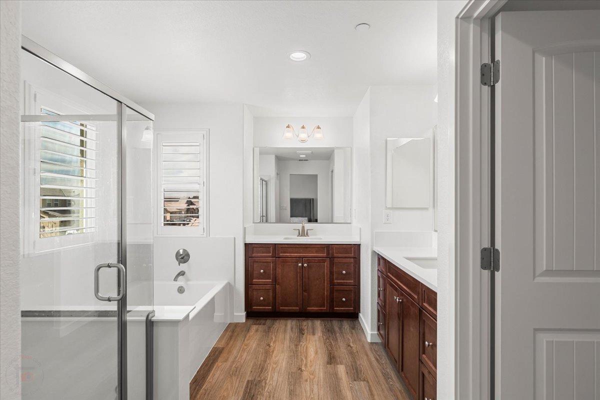 Los Banos, California 93635, United States, 4 Bedrooms Bedrooms, ,3 BathroomsBathrooms,Residential,Pending,107257