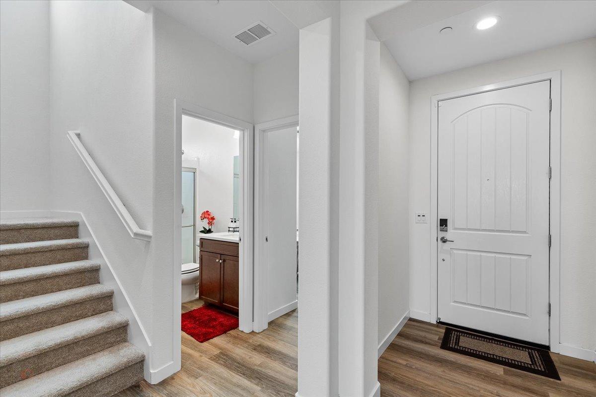 Los Banos, California 93635, United States, 4 Bedrooms Bedrooms, ,3 BathroomsBathrooms,Residential,Pending,107257