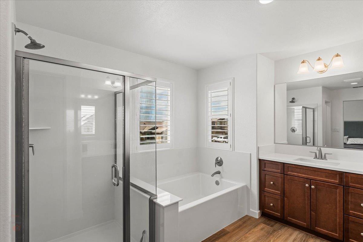 Los Banos, California 93635, United States, 4 Bedrooms Bedrooms, ,3 BathroomsBathrooms,Residential,Pending,107257