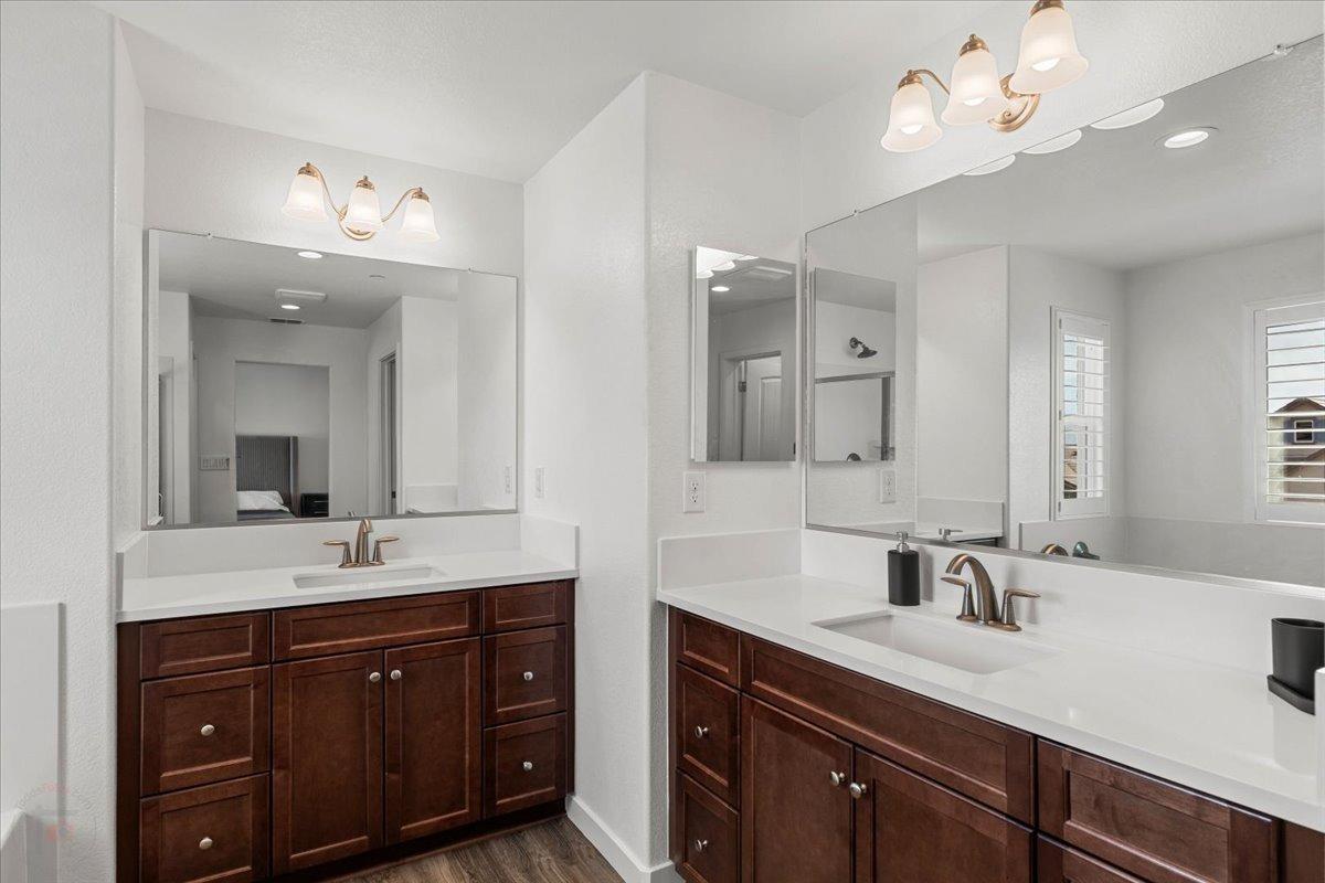 Los Banos, California 93635, United States, 4 Bedrooms Bedrooms, ,3 BathroomsBathrooms,Residential,Pending,107257