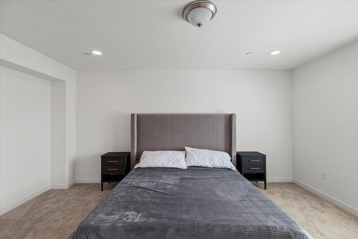 Los Banos, California 93635, United States, 4 Bedrooms Bedrooms, ,3 BathroomsBathrooms,Residential,Pending,107257