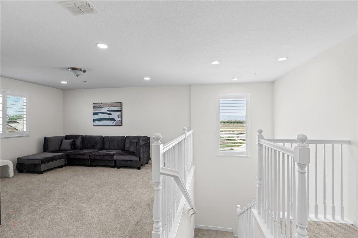 Los Banos, California 93635, United States, 4 Bedrooms Bedrooms, ,3 BathroomsBathrooms,Residential,Pending,107257