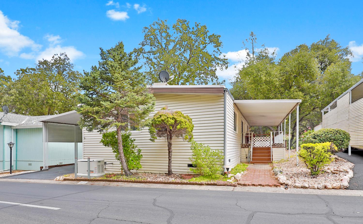 2832 Hidden Springs