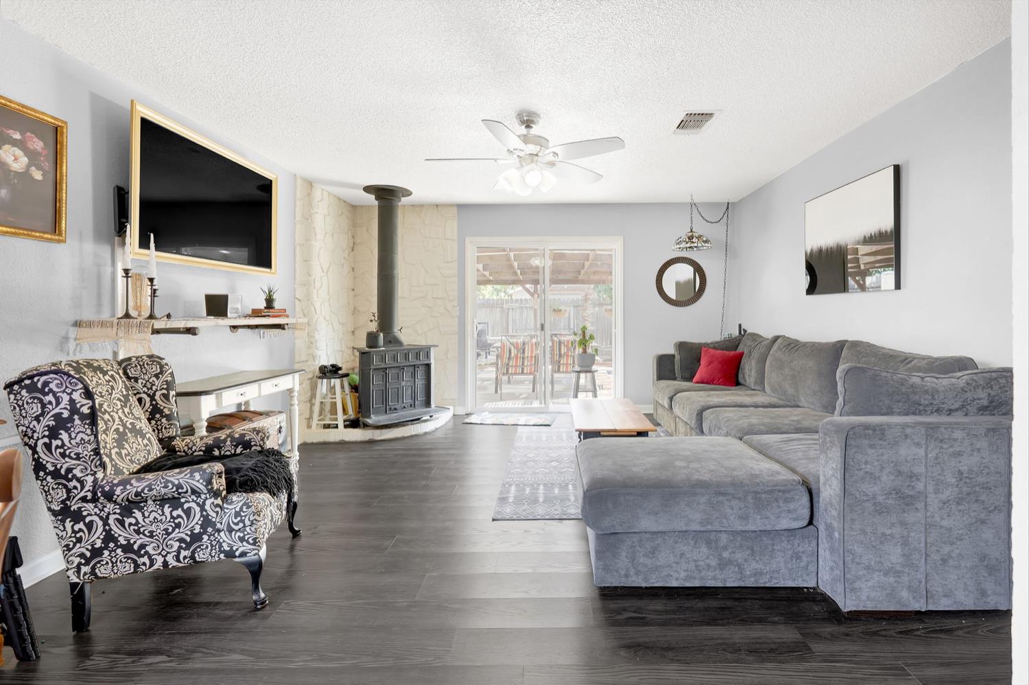 143 W Woodland Avenue