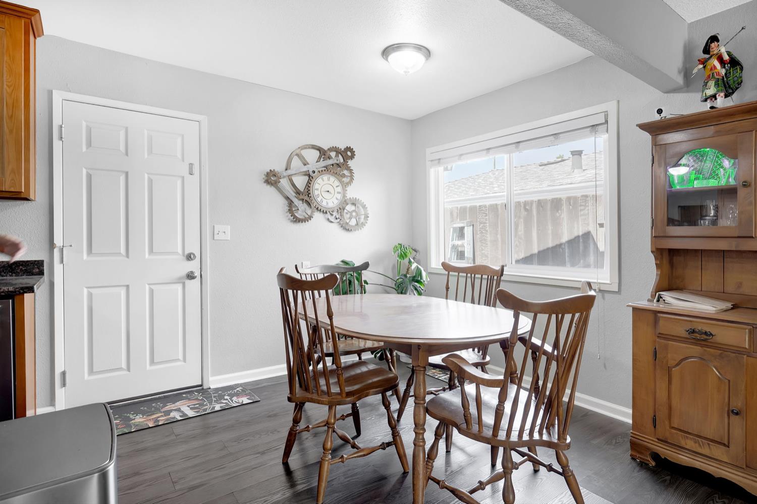 143 W Woodland Avenue