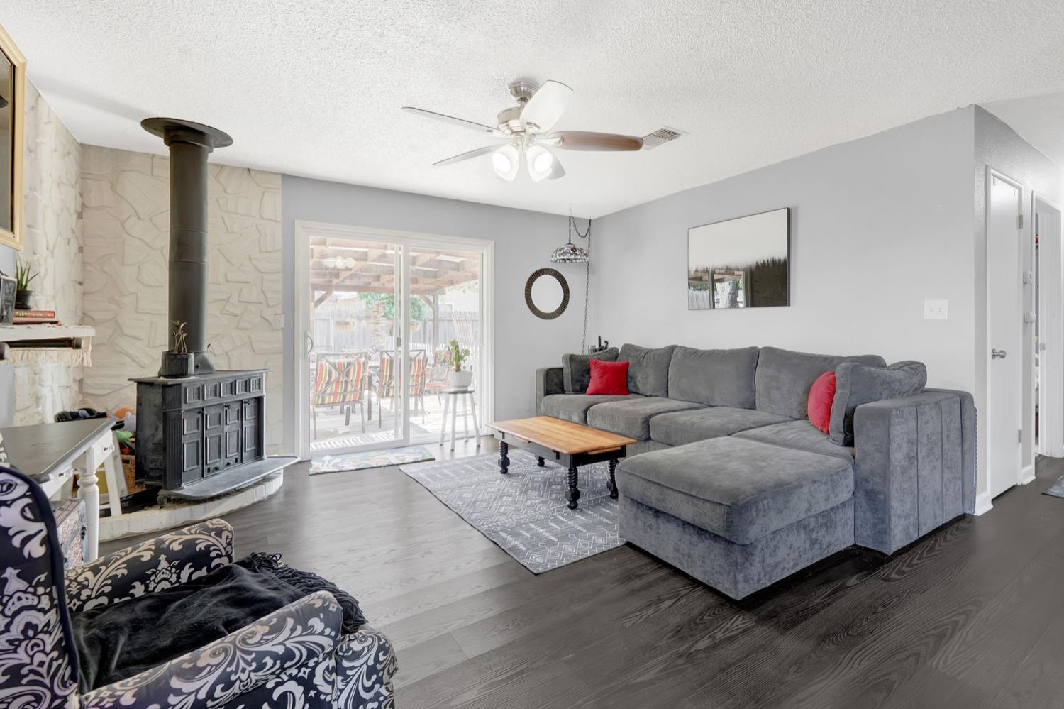 143 W Woodland Avenue