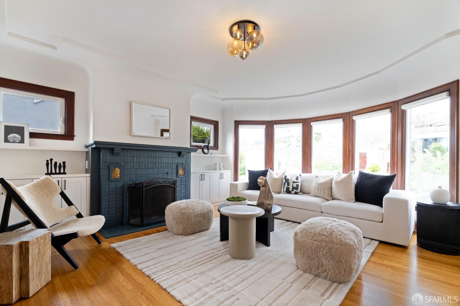 266 S Hill Boulevard