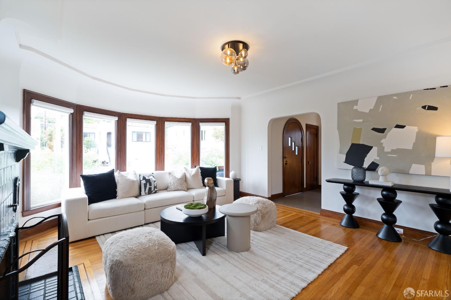 266 S Hill Boulevard