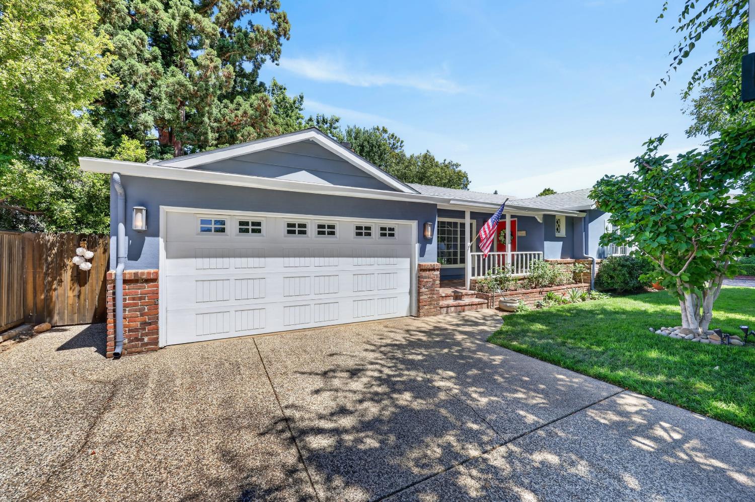 940 Coronado Boulevard