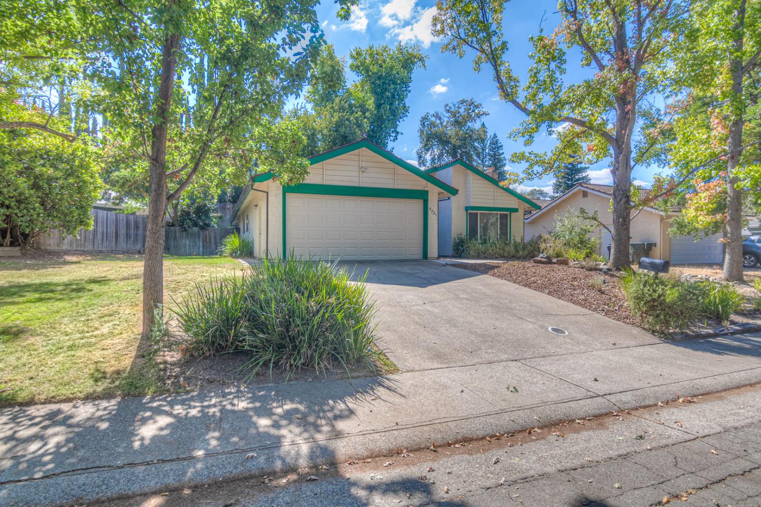 8225 Foxfire Drive