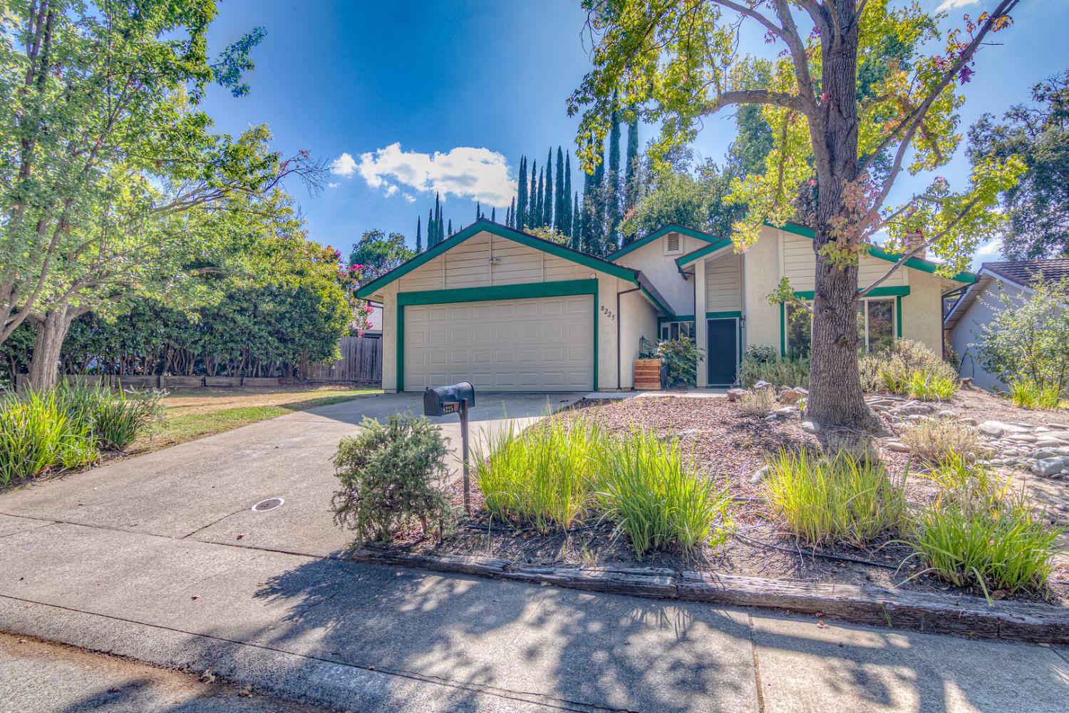 8225 Foxfire Drive