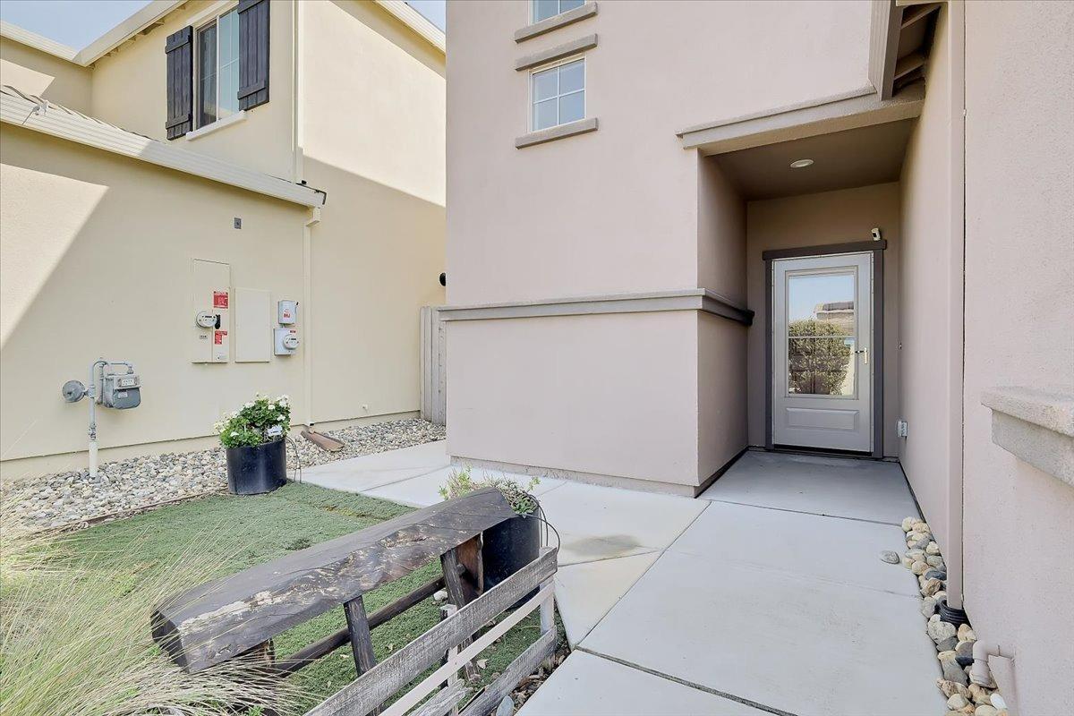 2822 Napoleon Way