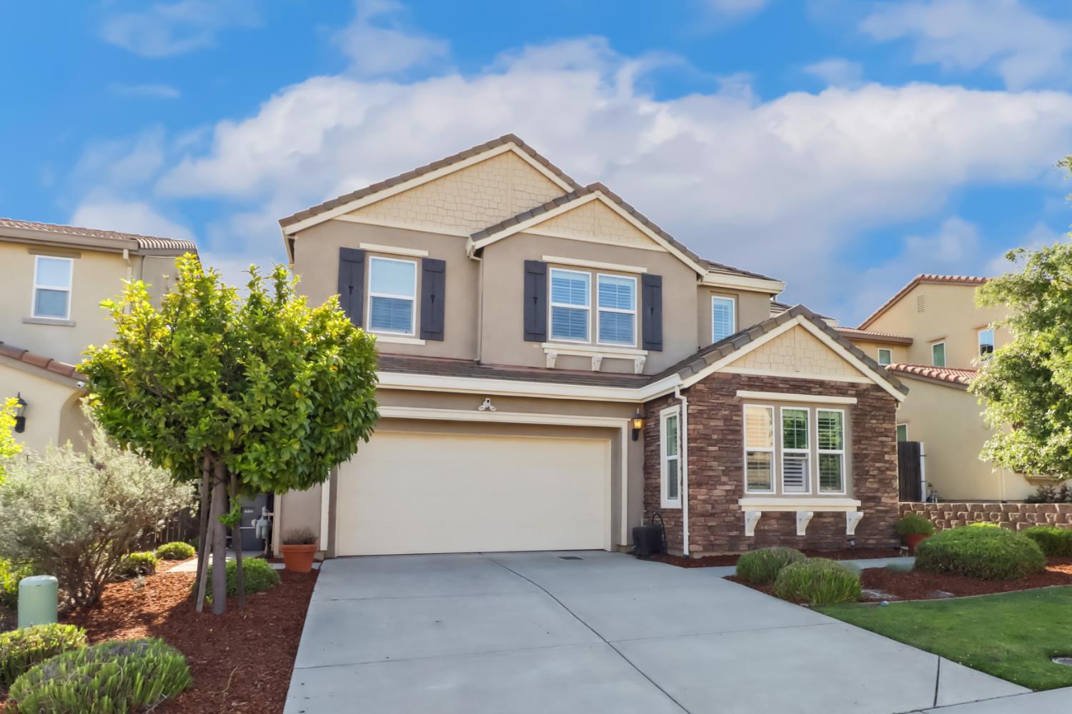 5604 Saratoga Circle