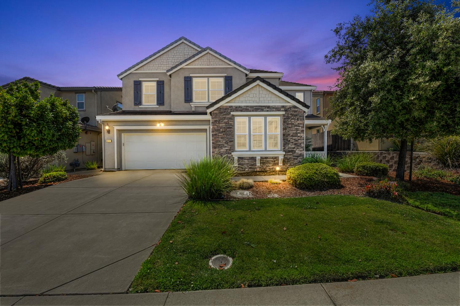 5604 Saratoga Circle