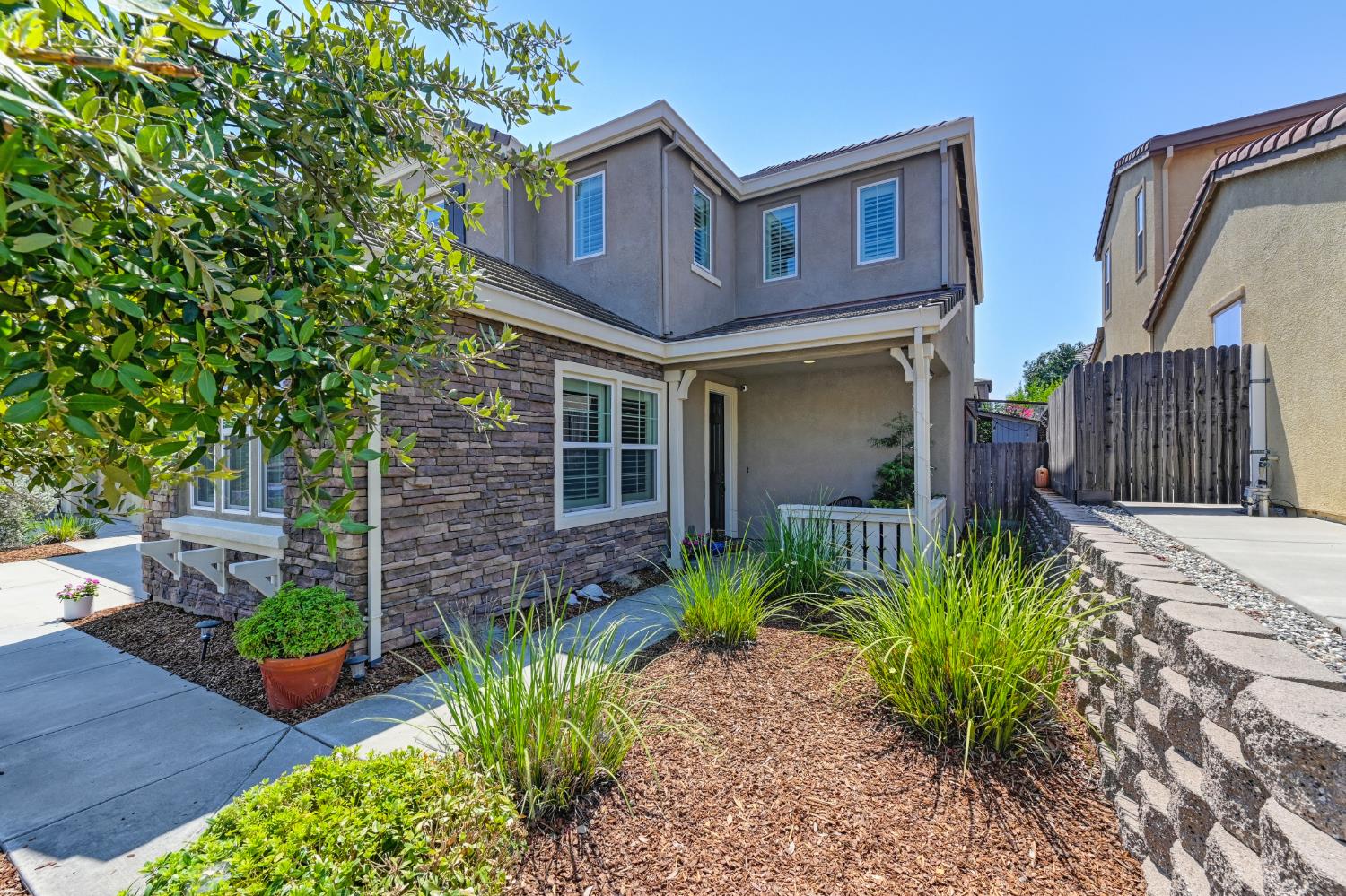 5604 Saratoga Circle