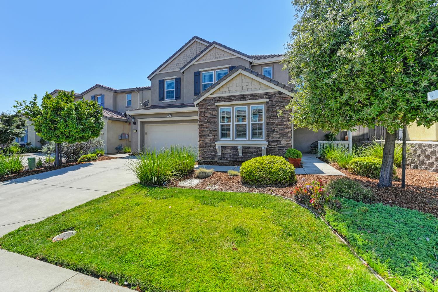 5604 Saratoga Circle