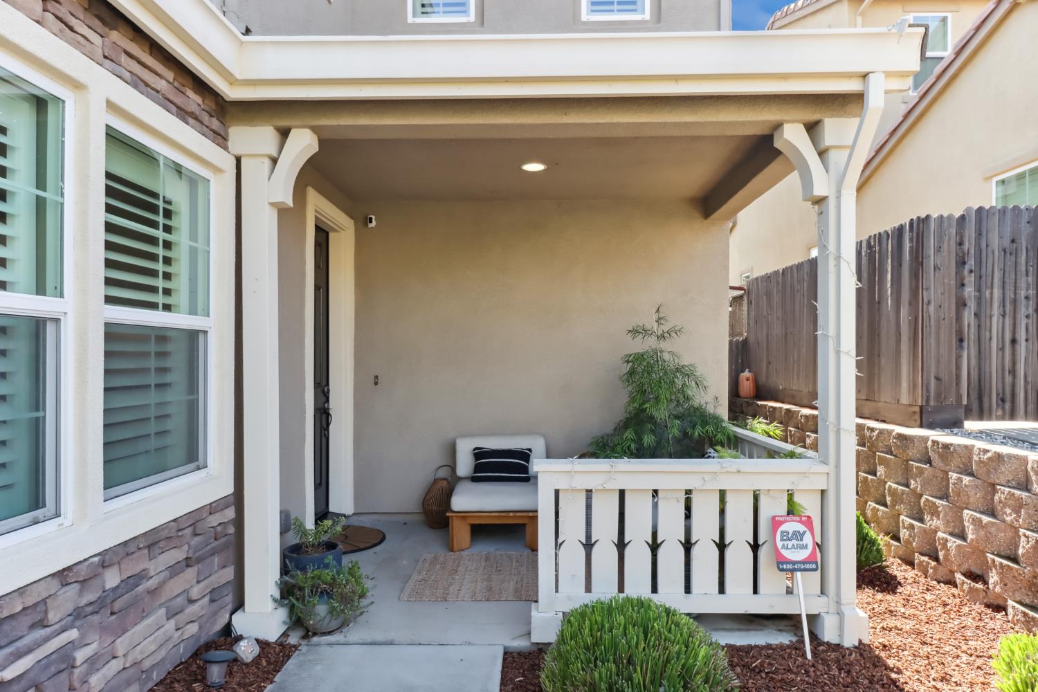 5604 Saratoga Circle