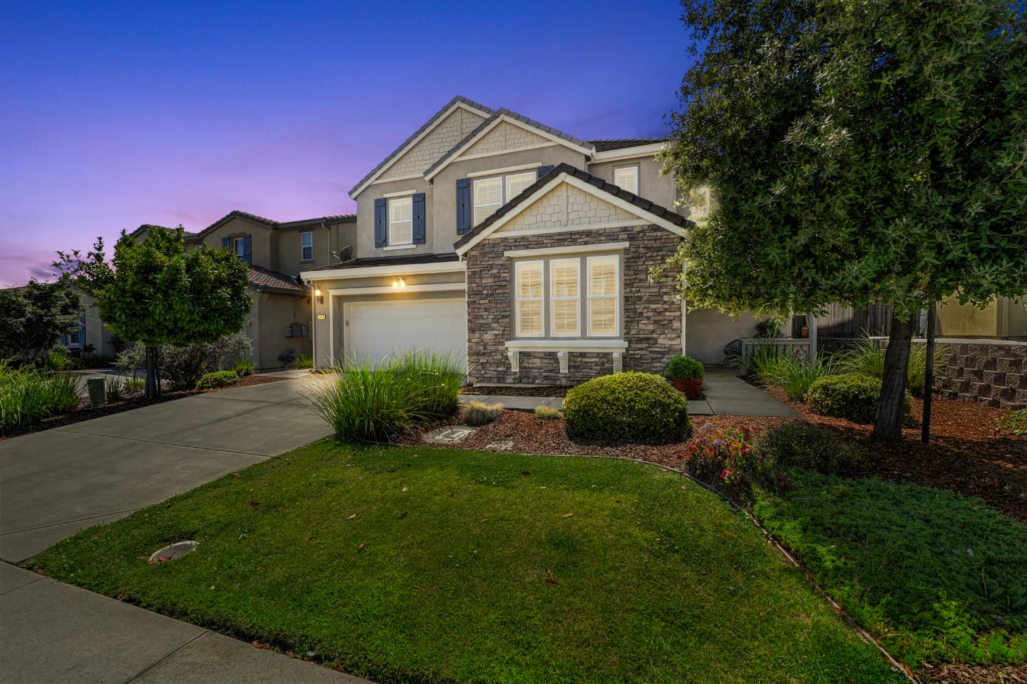 5604 Saratoga Circle