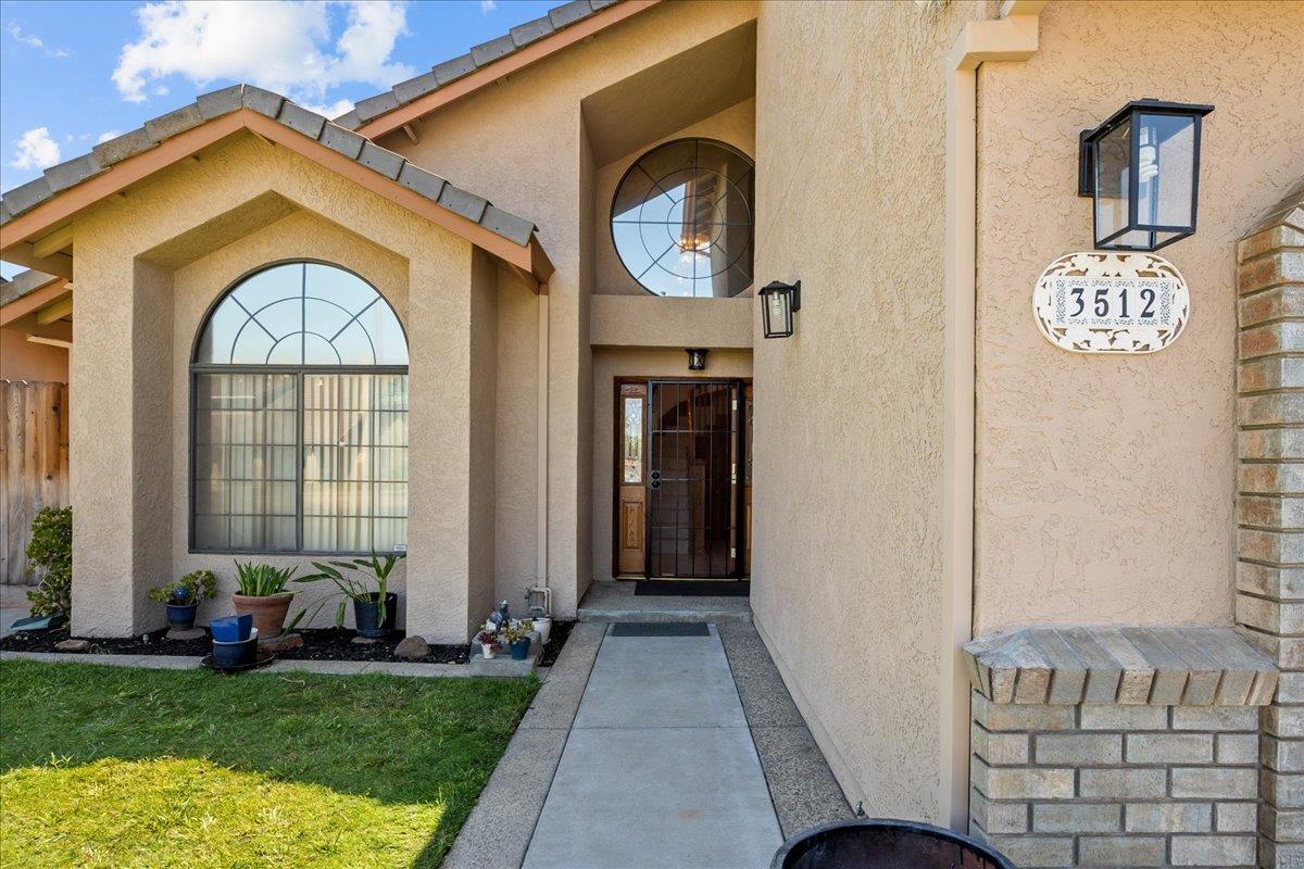 3512 Viader Drive