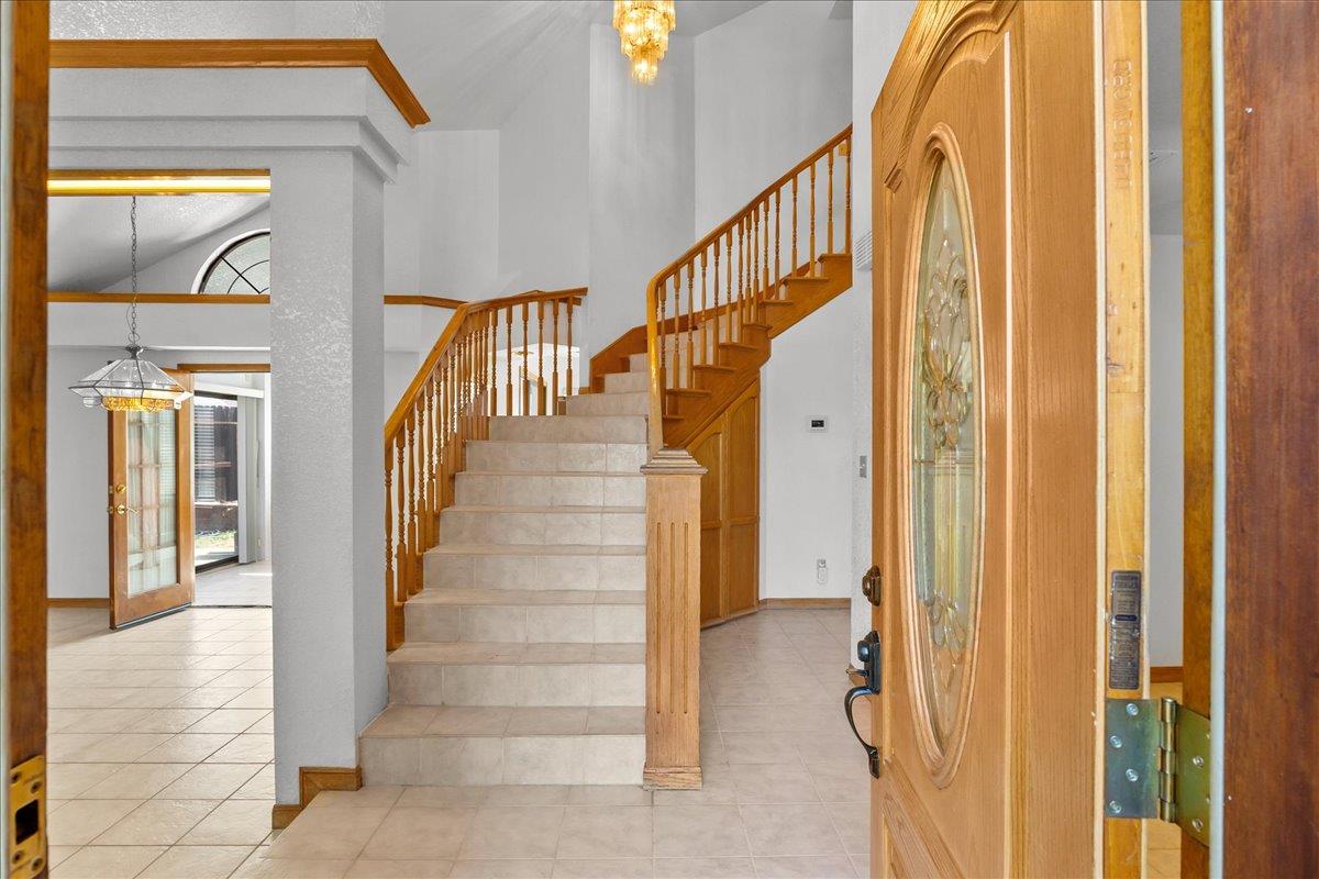 3512 Viader Drive